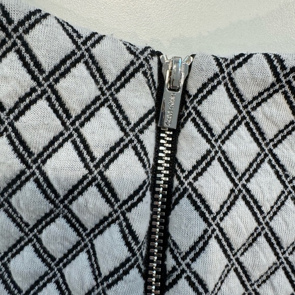 Calvin Klein Black and White quilted geometric pattern Sheath Dress zipper back - Picture 6 of 13